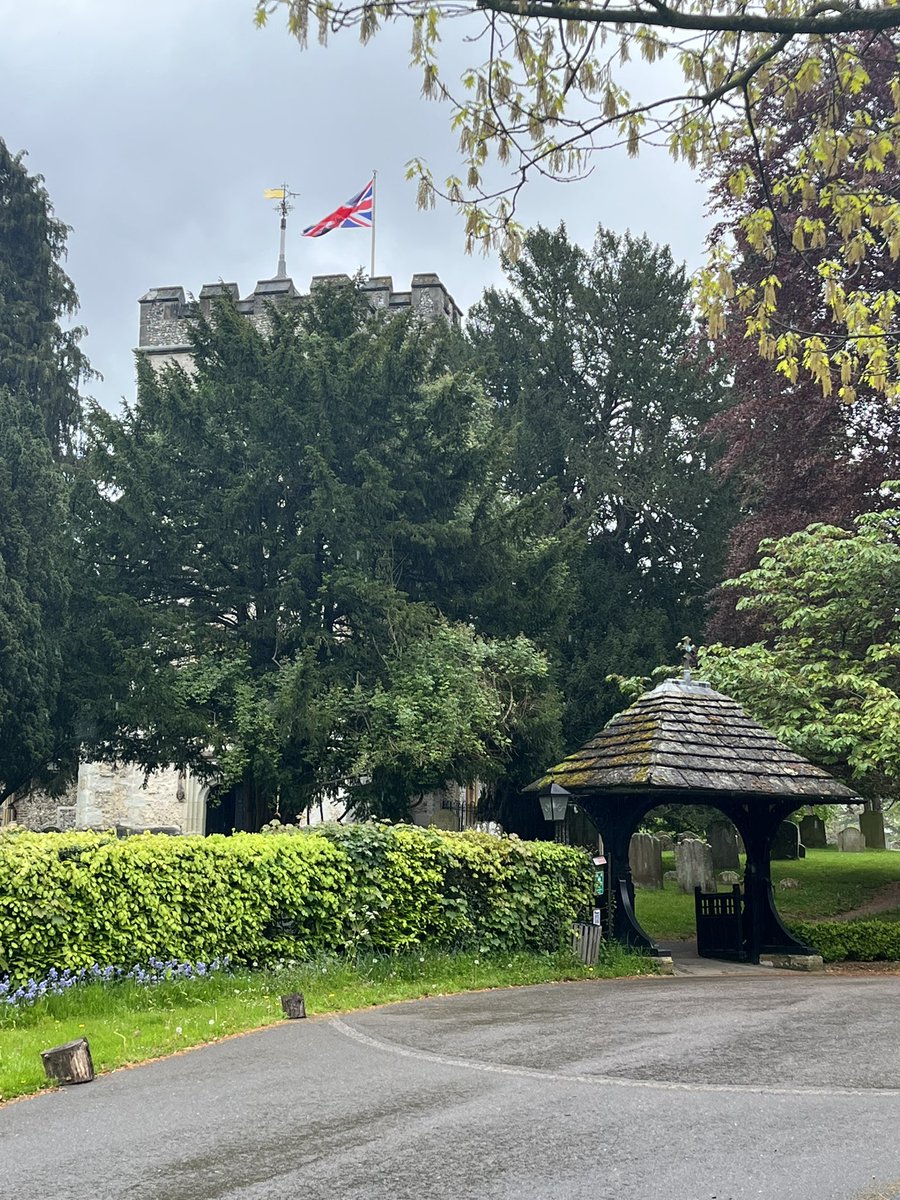RichardJones253's tweet photo. Bell ringers from @SGSGAshtead ringing for the #Coronation this morning. They’ll be ringing for services tomorrow including our special #Coronation2023 service at 6pm. Then on Monday, they will ring a celebration quarter peel.  #bellringing @CofEGuildford @churchofengland https://t.co/ODIAwUAQ2F