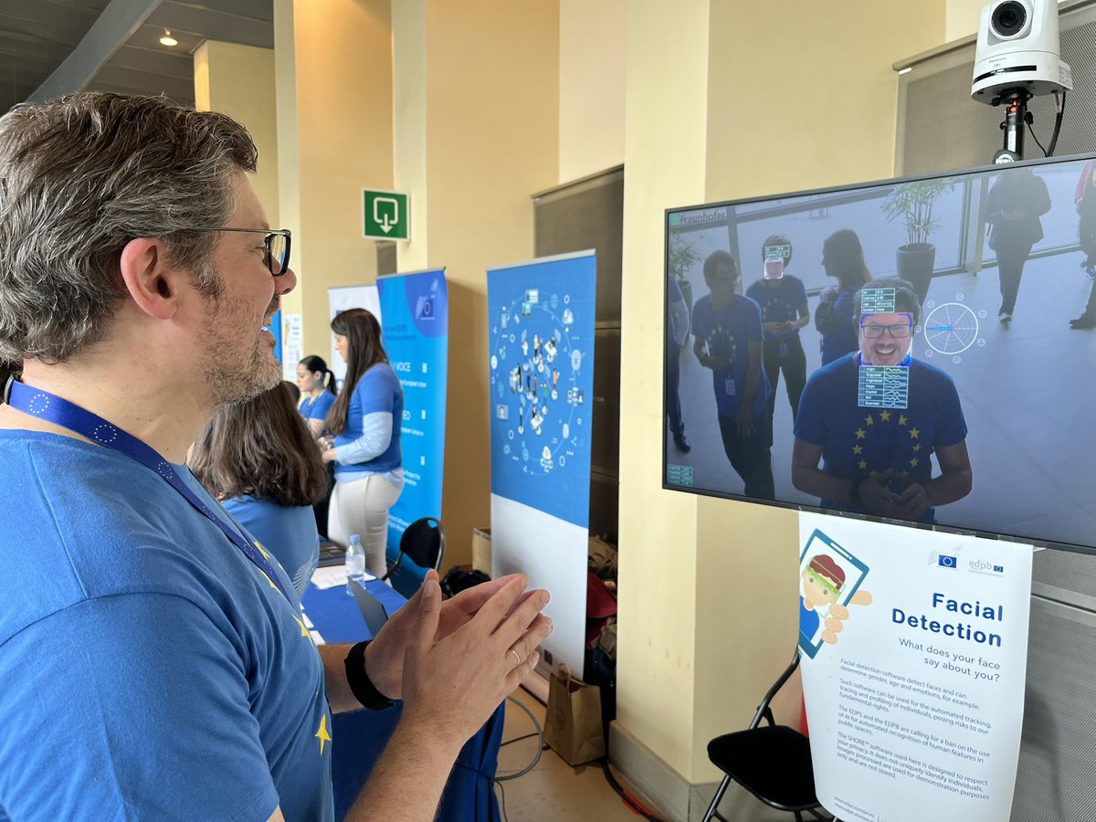 EU_EDPS's tweet image. Are you at #EUOpenDay? 
Join us at our stand and discover the #FacialDetection tool. 
Learn why #EDPS &amp;amp; @EU_EDPB call for ban on use of #AI for automated recognition of human features in publicly accessible spaces
More info in our joint opinion edps.europa.eu/press-publicat…