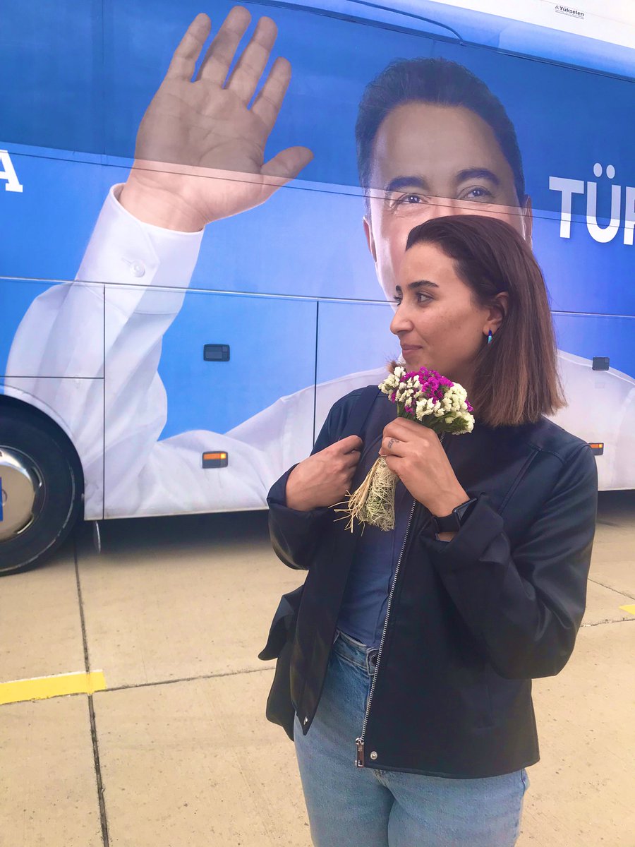 AziziyeDeva's tweet photo. Baharlar gelecek, çiçekler erişecek ülkemize 🌸
@alibabacan  #Devapartisi https://t.co/qTzM4yGtte
