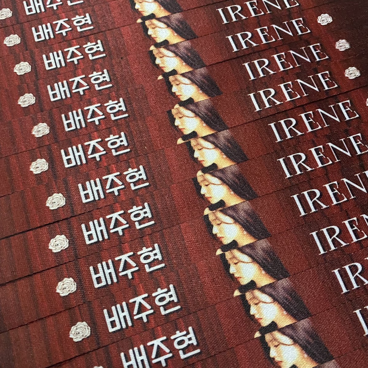 baerimwoo's tweet photo. ADDITIONAL R to V in MANILA FAN SUPPORT: FABRIC WRISTBAND by me🫣

Wristband designed by @sunwonist_
Wristband production by: @Cbandmerchph_ 

— Like, RT
— Strictly 1:1 ratio (limited qty) 
— Show proof on concert day
— Time + location tba~

#REDVELVETinMNL2023 #RtoVinMANILA https://t.co/YB7l9k7IXx