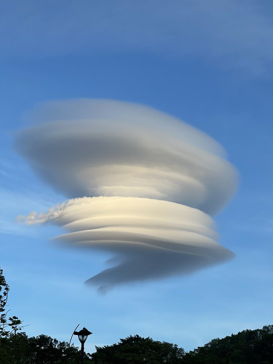 なんだこの雲☁️