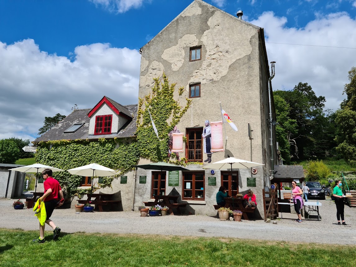 TasteinCarlow's tweet photo. It's the weekend to go on a #TasteinCarlow road trip of County Carlow and stop off in a wonderful selection of eateries, offering a wide variety of delicious dishes for you to choose from. 
Lots of ideas at https://t.co/jnPhyNb2N6
#inCarlow #WanderOffTheTrack #IrelandsAncientEast https://t.co/HlCeGbI0GS