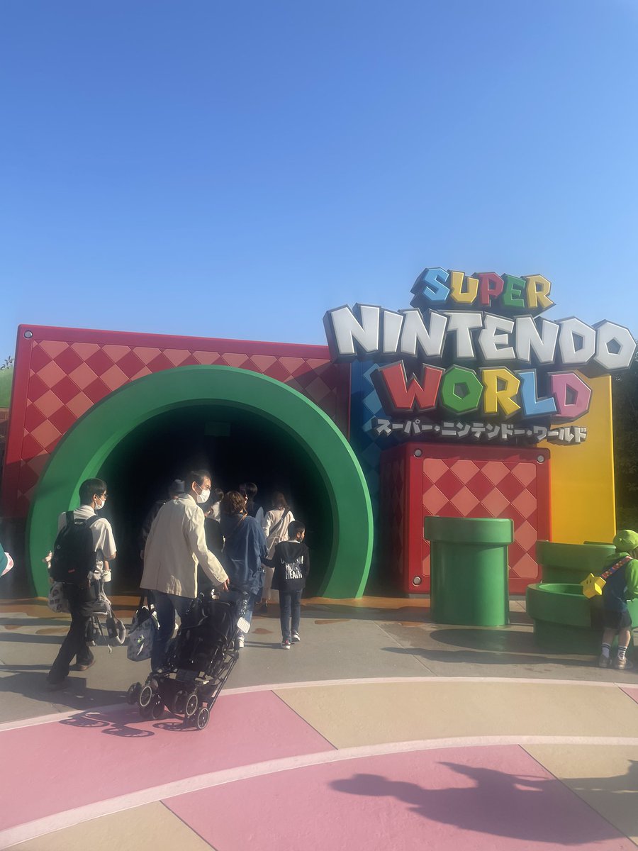 utikado1222's tweet photo. 5年ぶりくらいの3泊４日の大阪旅行楽しかった！
USJのヨッシーのやつ並んでるから面白いと思ったらなんかは微妙だった😅
朝6時過ぎから並んで閉園までいたから体力的にきつかったけど楽しかった✌️ https://t.co/JobFM5aZGC