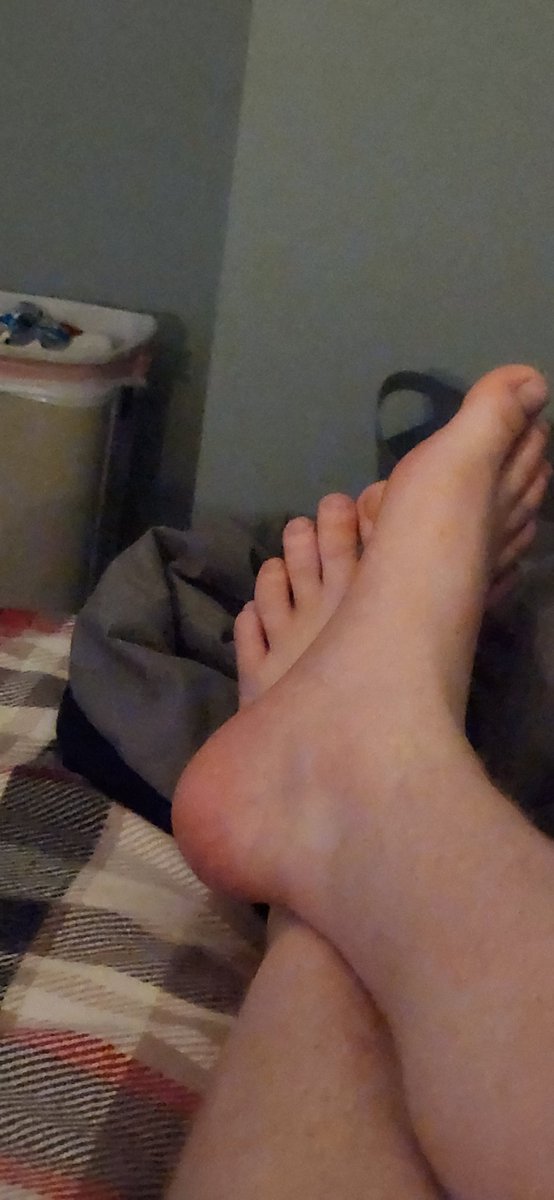 GiantFeet18's tweet photo. Cum to my big feet 

#feet #giantfeet #size18 #feetpic #bear #gay #macrophilia #sizetwitter #malefeet https://t.co/bff1TWml1w