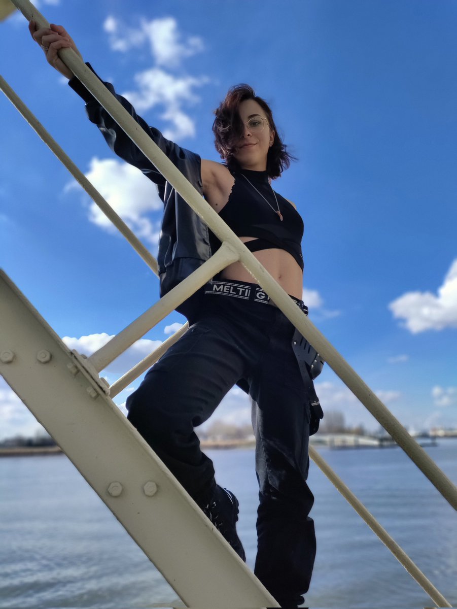volgeblaft's tweet photo. Female furry!? 🤨🤨🤨🤨 https://t.co/wJ7SGy1vtA