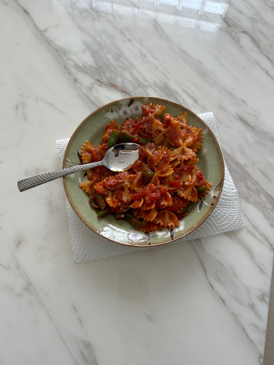 humblemumble2k's tweet photo. @Abhimannyu_D Dear Abhi If u come to #Singapore can we have pasta party you (windows feature was WGIWYG, mine is a bit different )
Also if #Supri @radhikamadan01
Or @gulshandevaiah @Vasan_Bala
#YourTwittrJockey says have it with water #PaaniPeeteRehnaChaihiye
Kyunki #MardKiDardNahinHota https://t.co/ePZ8OEWWYT