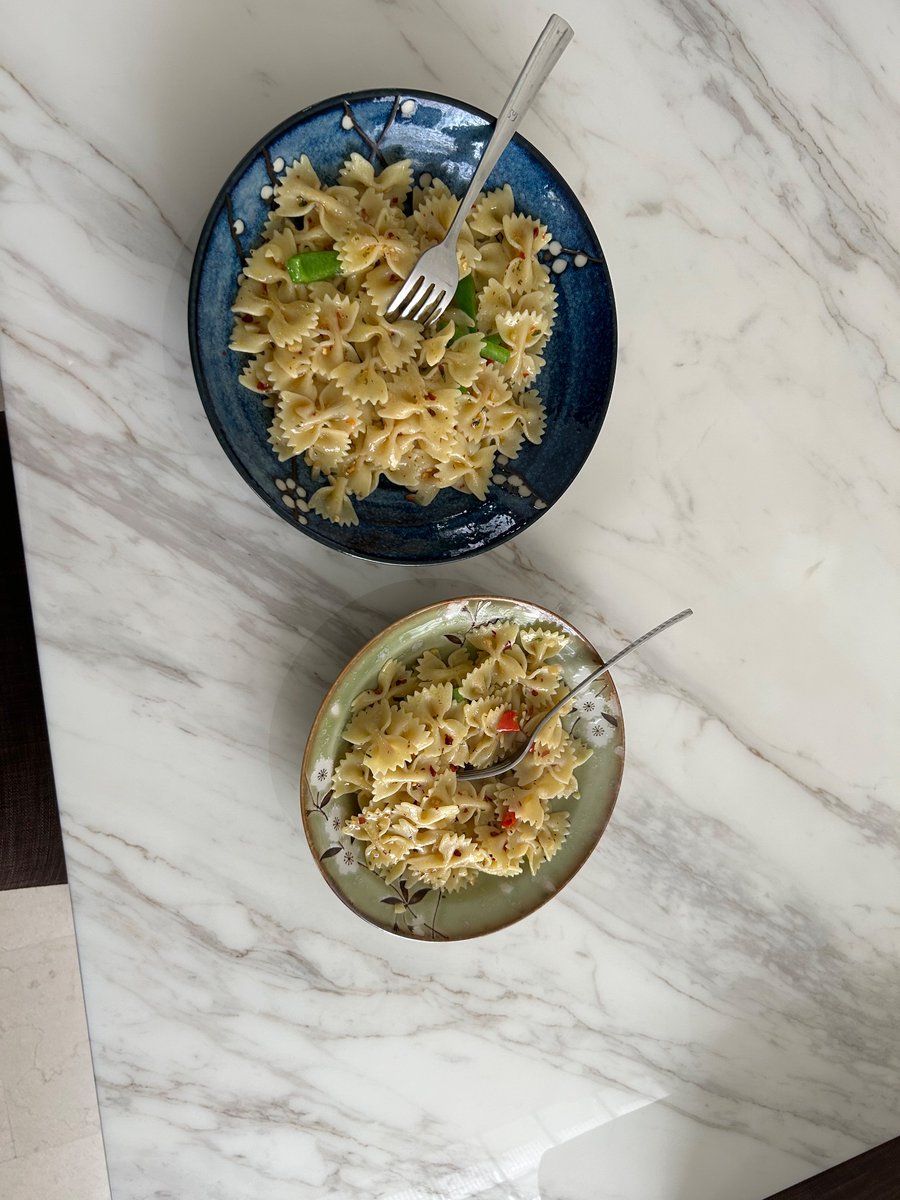 humblemumble2k's tweet photo. @Abhimannyu_D Dear Abhi If u come to #Singapore can we have pasta party you (windows feature was WGIWYG, mine is a bit different )
Also if #Supri @radhikamadan01
Or @gulshandevaiah @Vasan_Bala
#YourTwittrJockey says have it with water #PaaniPeeteRehnaChaihiye
Kyunki #MardKiDardNahinHota https://t.co/ePZ8OEWWYT