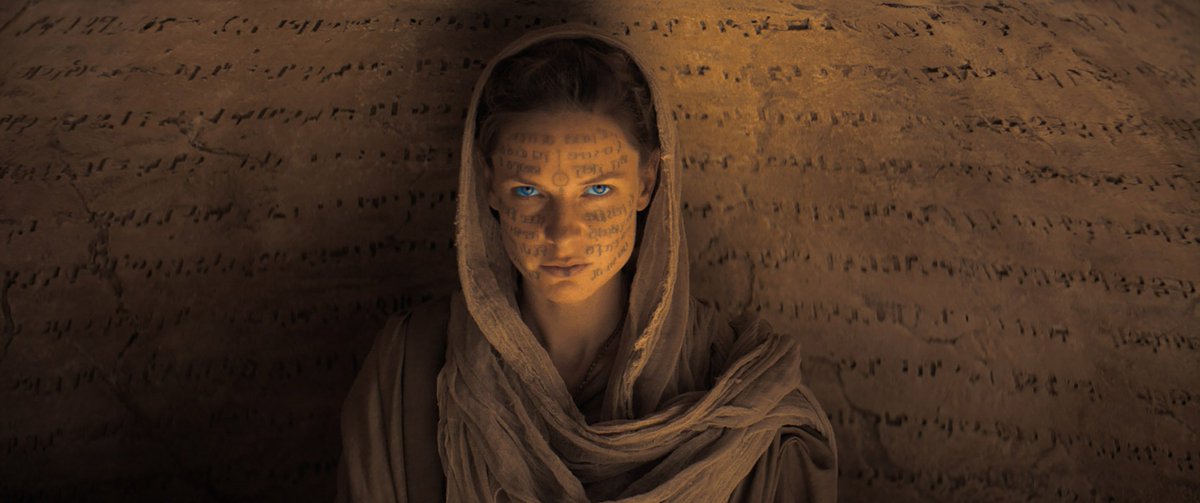 Cinefoxxid's tweet photo. Mumpung poster &amp; trailer Dune: Part Two udah keluar, Minfoxx kepengen banget buat rewatch Dune: Part One di HBO GO

Walaupun laptop Minfoxx gak semegah layar IMAX, tapi tetap merinding pas denger soundtrack-nya https://t.co/VQgjAgqlkf
