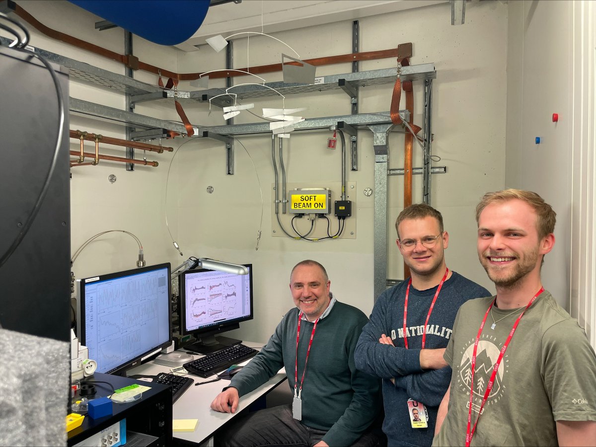 b23_diamond's tweet photo. Dan Pantos' group (@chemodivergent) is enjoying their time at @DiamondLightSou working on MMP facility at @b23_diamond.
#chirality #MMP #science https://t.co/zxTJrRzBHU