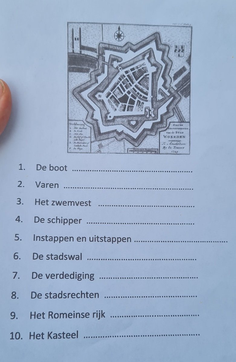 JacquesRoz's tweet photo. Vandaag vaart Sweet Caroline drie rondvaarten voor Oekraïners en statushouders. Georganiseerd door 'Samen in Woerden'. Ondertussen ook nog taalles. Gelukkige gezichten op de boot! https://t.co/ekxDy9LvF9