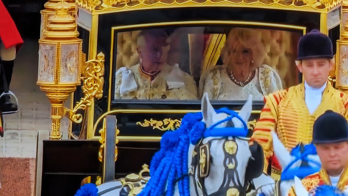 faheyyounger's tweet photo. Royal Ken &amp; Barbie, off to the shops. Pope miffed they have a better car... 
#Coronation https://t.co/MlrTESiZd5