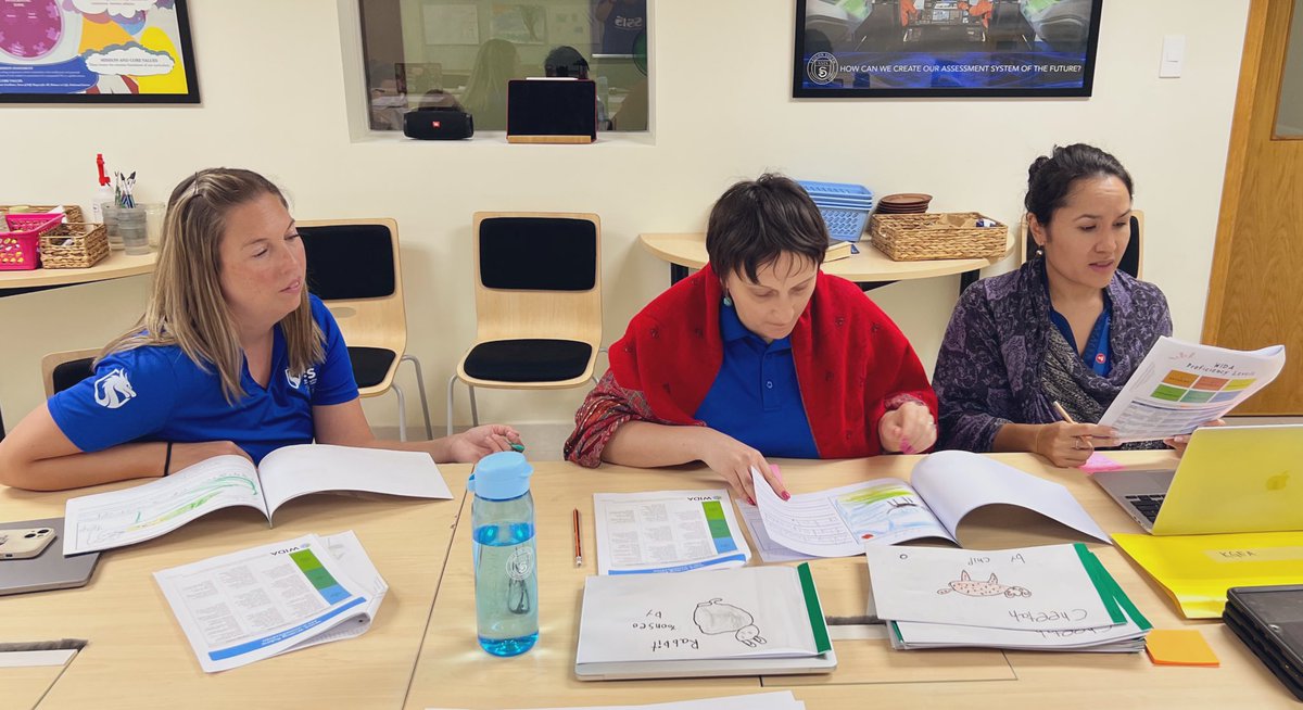 cecigomez_g's tweet photo. Nurturing our #CultureOfCollaboration, the ES EAL team led a #coassessment session w our KG team ~ we learned to use @WIDA_UW rubrics, norm our assessment practices & reflect on equity of opportunities for our MLLs @ssischool @KladovaTatiana @JessicaEDavis1 @elena_anello @mjsyl https://t.co/4v5ElbuukT