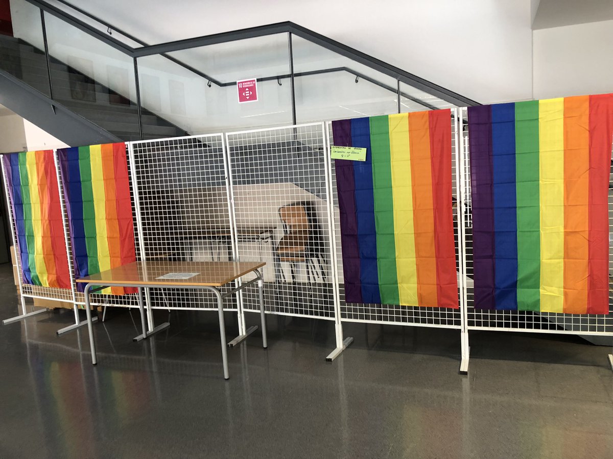maths4everthink's tweet photo. Ya estamos preparando en nuestro IES el dΓa contra la LGTBi-fobia. Tan solo hemos empezado y ya hay alumnado emocionado y agradecido por la simple visibilizaciΓ³n.
#LoveIsLove #HumanRights #LifeIsBetterInColor https://t.co/hG9AQ3hSKh