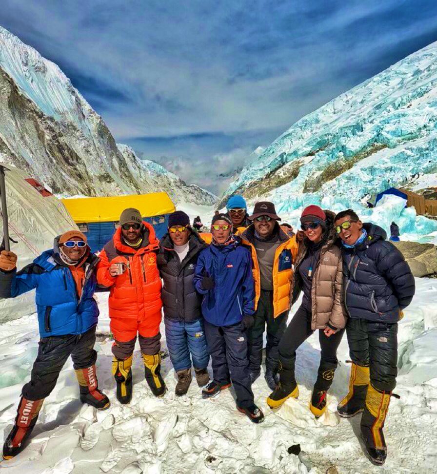 saeedsangri's tweet photo. Sindhi mountaineer Climber @asadmnpak marching towards mountain #Everest Nepal . https://t.co/5wslCvpeoH