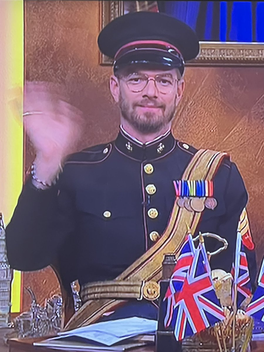 🎶 „and wave em like you just don’t care“ 😂 #JKvsP7 #Coronation