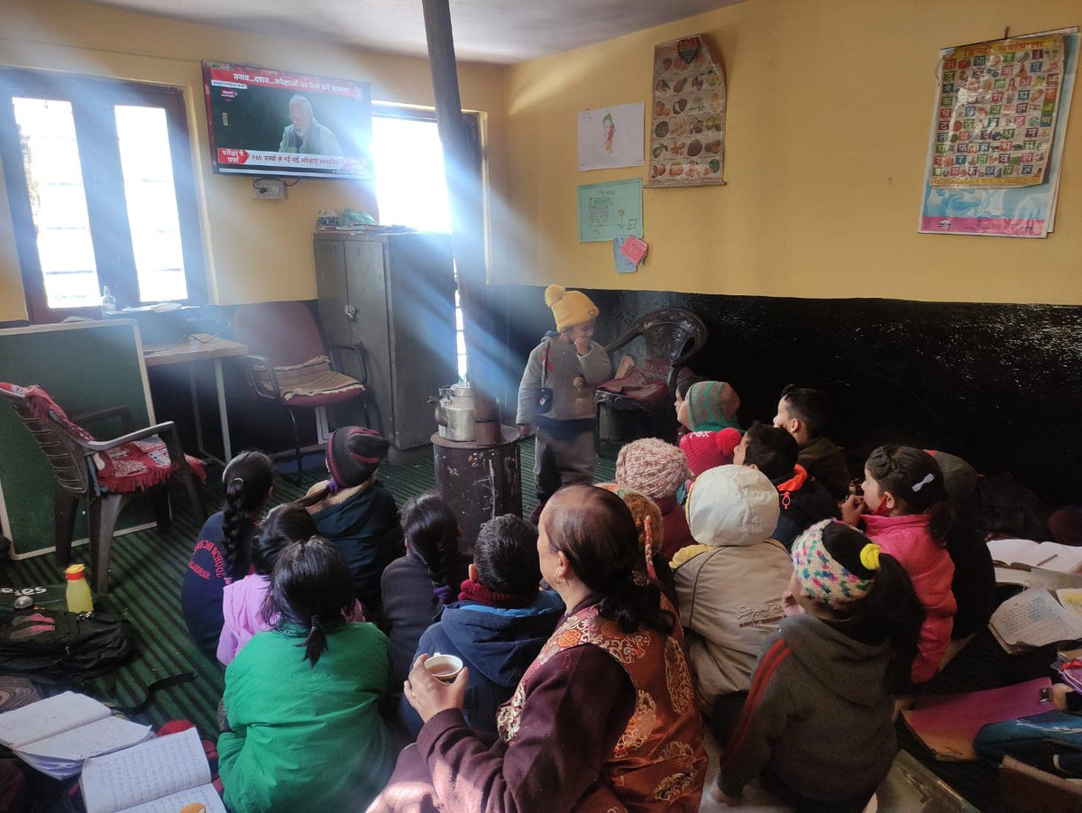 KarmaKonnect's tweet photo. From darkness of Ignorance to Ray of Hope &amp; Knowledge — this is the power of Digital education in remote mountain areas. Children tucked indoors due to harsh weathers can continue their education through digital classrooms. Learn more about our initiative: https://t.co/wkLhBJgAjo https://t.co/opQnKqhhrK