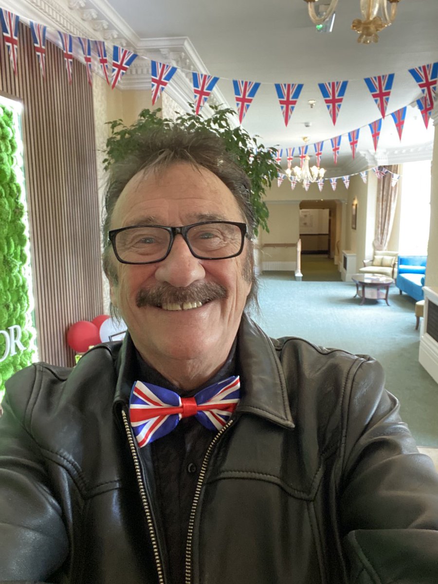 Didn’t get an invite… but still gonna enjoy the day #coronation #kingcharles111 🇬🇧🤴🏻