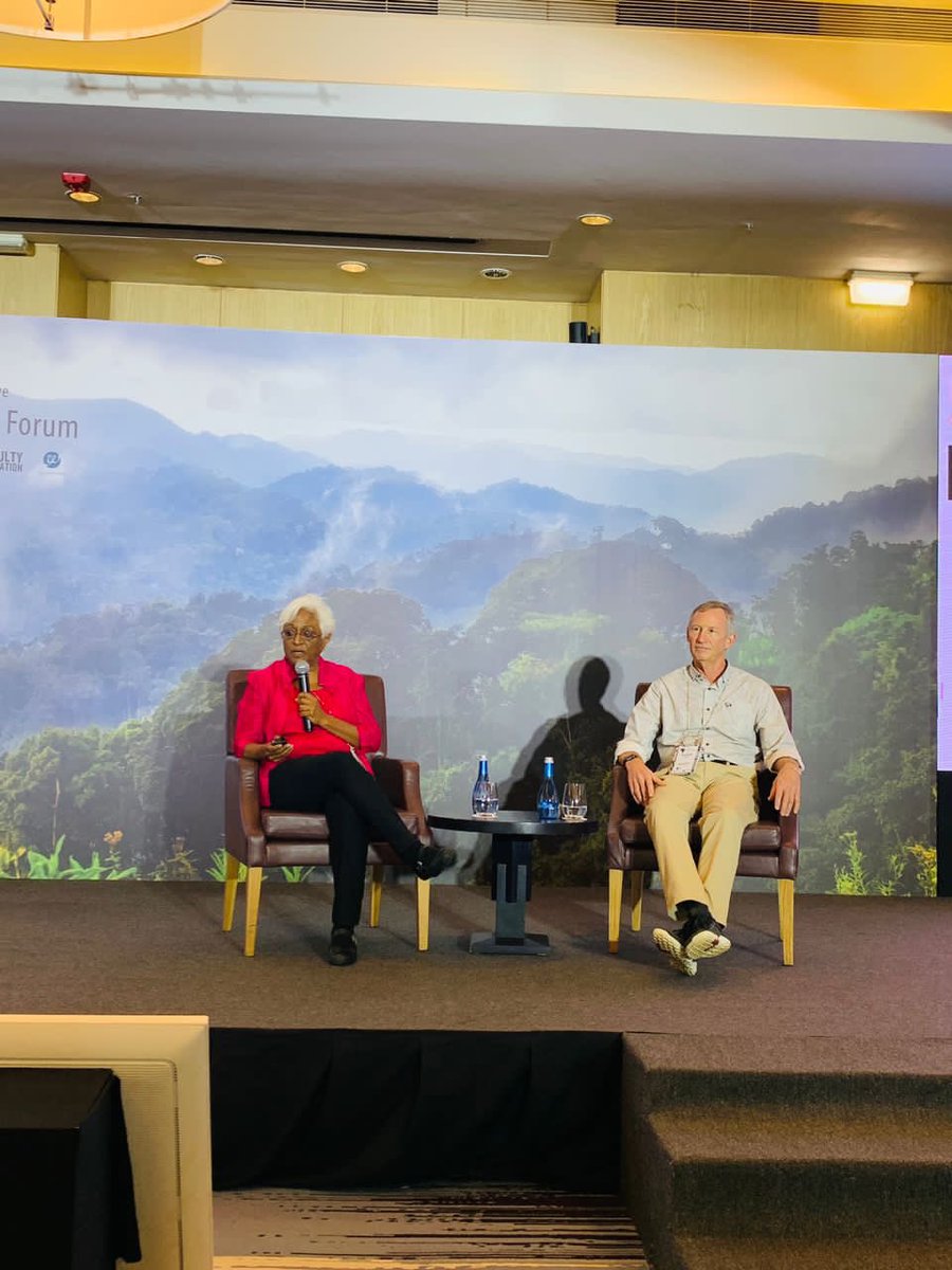 ALIEastAfrica's tweet photo. #ALIEAFellow @HopeAzeda opens the plenary session with a poem. The topic we’re discussing is “New Smarter African Cities: A Continental Regenerative Economic Development Strategy”
On our panel we have Gita Goven and and Alistair Rendall of @ARGDesignBuild. #LetIntegrityLead https://t.co/SBRNXyvdoG