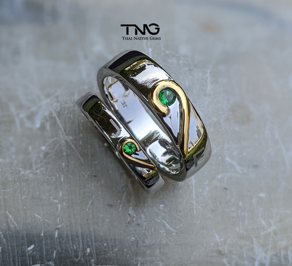 gems_bangkok's tweet image. Thanks, Jon for coming back and getting your wedding bands with us!

This is our 'popular' matching heart shape wedding bands design set with Tsavorite Garnet, 18K yellow &amp;amp; white gold!

Rings were also 'Laser inscribed on the band.
#matchingband #weddingrings #weddingbands