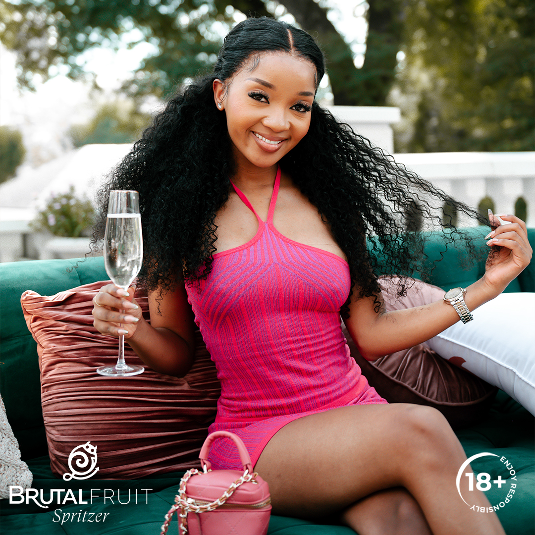 The happiest day of the week has arrived, and we can't wait to see our incredible besties! Share your perfect #SpritzerSaturday fit with us featuring our delicious Litchi Sèche Spritzer 🥂 #OpenToBelong