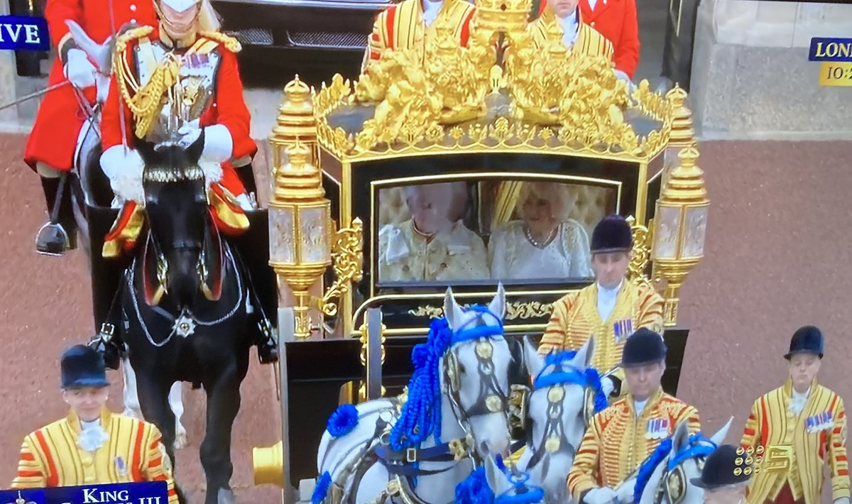 Medusa_on_Line's tweet photo. We live in a world where peeps are afraid of drag queens , but they cheer for a whore who’s about to became Queen consort #Coronation #dragqueenstoryhour #awhorewhosabouttobecameaqueenconsort #cowmilla https://t.co/zT6KiF23M7