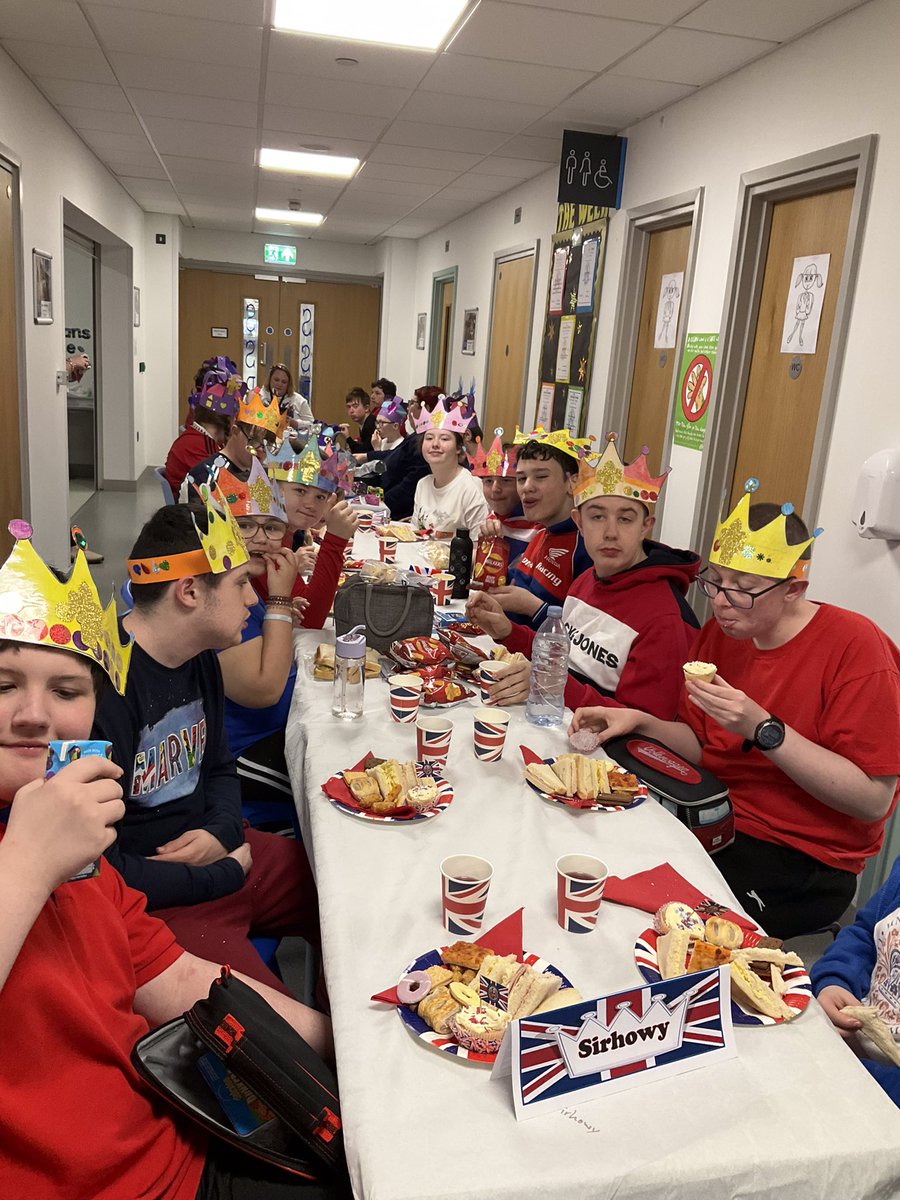 islwynsrb's tweet photo. While being a shortened week,it has been a week celebrating together. Each class celebrated ‘Coronation Week’, learning lots about the royal family,our proud history and culminating in a Royal Tea Party. #Coronation #anyoneforcake #hiphiphooray https://t.co/zJggFaSpED