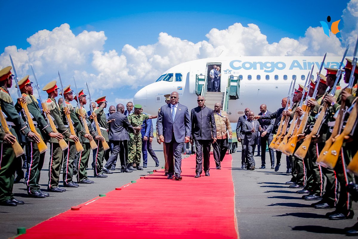 MagazineJimbere's tweet photo. 🇨🇩 Félix Antoine Tshisekedi, Président de la #RDC et également Président du #ROMSummit arrive à #Bujumbura pour le #11thROMSummit de ce 06/05/2023
🗒️ Au programme des activités, il est prévu que Tshisekedi passe le relais à @GeneralNeva pour diriger ledit sommet des Chefs d'États pendant un an
#Burundi