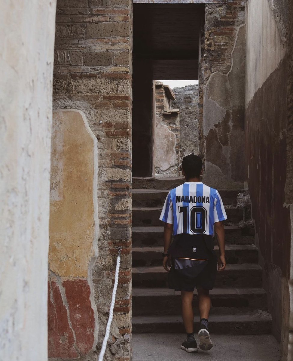 Pronti per la #domenicaalmuseo?

Domani #7maggio, prima domenica del mese, l’ingresso nei luoghi della cultura è gratuito.

E si, potrete visitare anche <a href="/pompeii_sites/">Pompeii Sites</a>, con possibile apparizione di #Maradona inclusa.

📸 nicpar90
#Napul3 #ForzaNapoliSempre