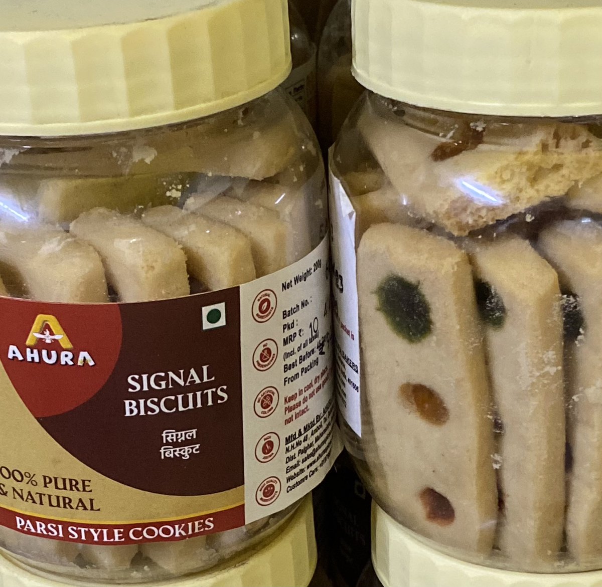 AshuTIndia's tweet photo. The quaint &amp; beautiful beach city of #Nargol situated in south of Gujarat , once a flourishing place for the Zoroastrian Parsis still has that Parsis feel . Enjoyed the Irani mint tea and Bun Maska , Parsi hospitality , beautiful Parsi houses , “Signal biscuits” fm #Ahura . https://t.co/Tmn0a9zumS