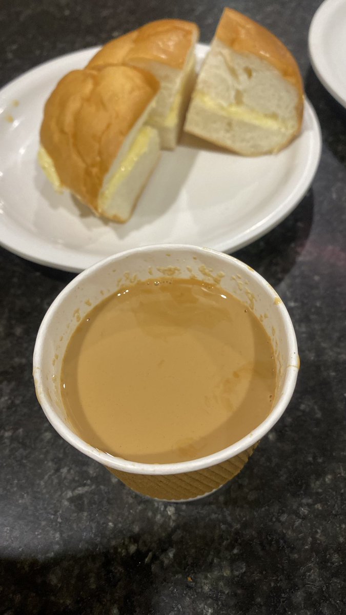 AshuTIndia's tweet photo. The quaint &amp; beautiful beach city of #Nargol situated in south of Gujarat , once a flourishing place for the Zoroastrian Parsis still has that Parsis feel . Enjoyed the Irani mint tea and Bun Maska , Parsi hospitality , beautiful Parsi houses , “Signal biscuits” fm #Ahura . https://t.co/Tmn0a9zumS