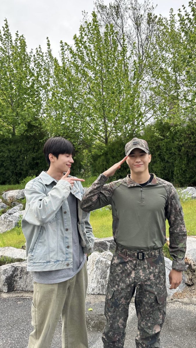 몽이𖦊້ tweet media