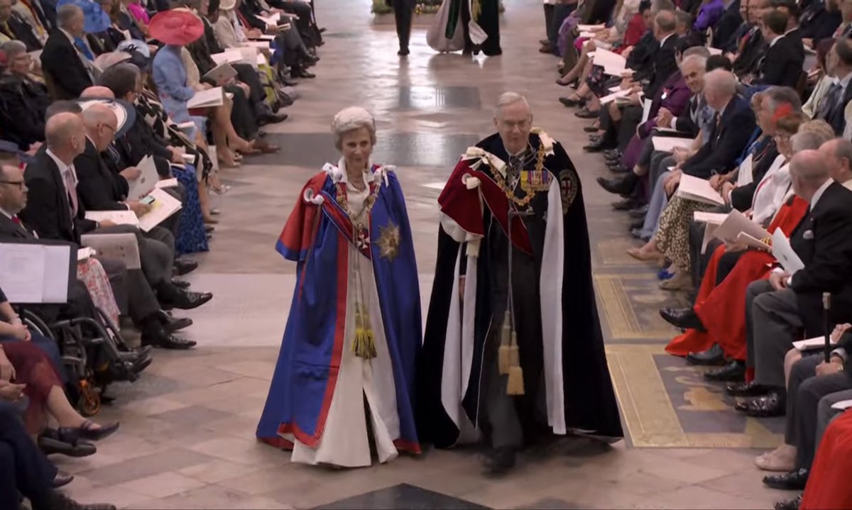 ChristinsQueens's tweet photo. Middleton Family // Duke and Duchess of Edinburgh// Glouchester‘s // Princess Anne 

📸 Sky

#Coronation https://t.co/OIWj6t5HrF