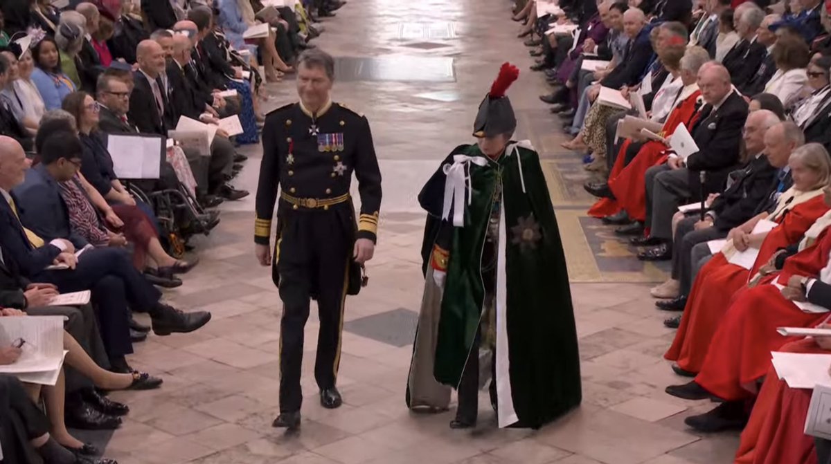 ChristinsQueens's tweet photo. Middleton Family // Duke and Duchess of Edinburgh// Glouchester‘s // Princess Anne 

📸 Sky

#Coronation https://t.co/OIWj6t5HrF
