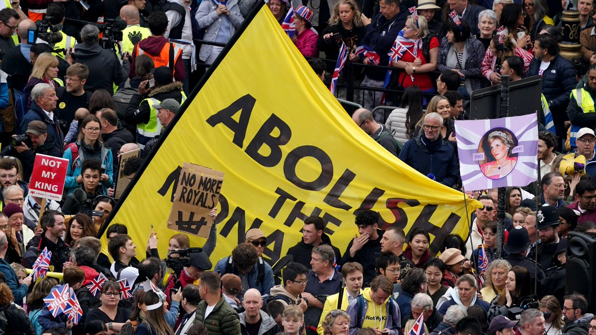 "This is a dystopian nightmare"

Anti-monarchy protesters told ITV News they believe there's no place for an unelected head of state in modern Britain
itv.com/news/2023-05-0…