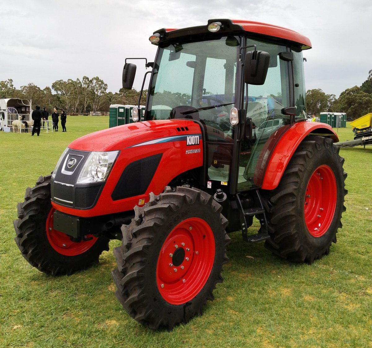 PHCC_Mick's tweet photo. 80km wind gusts 🌬️ & rain 🌧️ couldn't stop some judges from awarding winners 🏆 at the SJ Food & Farm Featival this year, even with the event cancelled for safety reasons 😕
Congrats to all the winners & organising committee!
@AusLandcare #landcare
@PeelHarveyCC #GreeningFarms https://t.co/ctGdQGFLtV