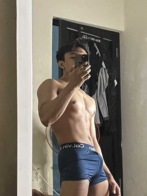 rencana malming dikamar doang💦 https://t.co/pUJvjIO9OV