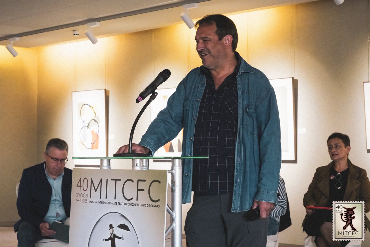 MITCFCangas's tweet image. 📷 @salvador_delrio coordinador da MITCFC 👇
🗣 "Ademais das axudas de #Agadic @ConcelloCangas @depo_es e INAEM @culturagob temos que agradecer o compromiso da cidadanía que asiste mercando a entrada, o esforzo do pequeno comercio e o patrocinio de Frigoríficos del Morrazo" 👇