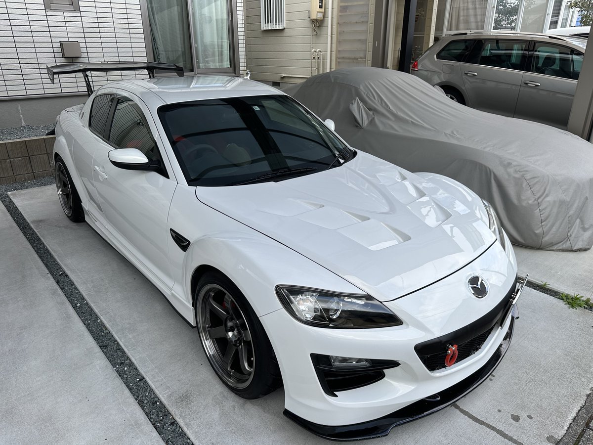 n_tRX8's tweet photo. 新しいボンネットとトランクはコンパウンドで磨いた
GTウイングはクリア剥げてたから、クリア塗装した
あとは来週のオフ会のためにLil3点セットを施行
やっぱり艶も肌触りも最高✨

#Lil_Detail_Lab   #cl_conditioner  #laster_boost  #carnatonic https://t.co/pHbnMZpts0