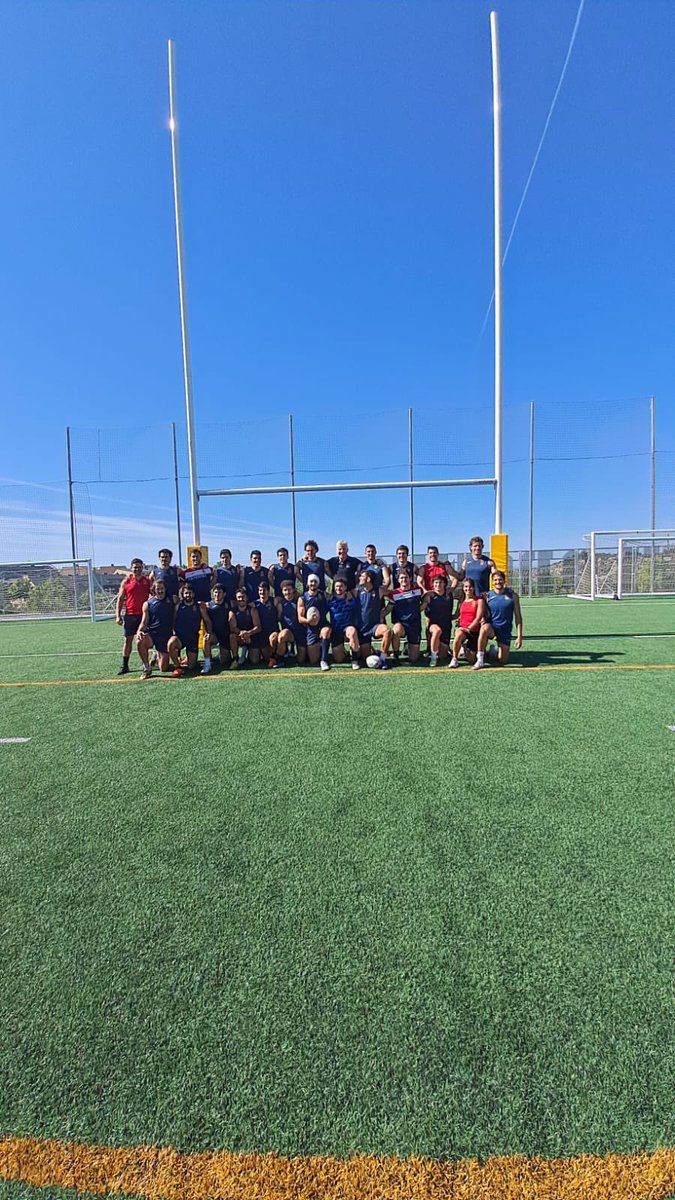 AlfredoGPlata's tweet photo. Selección Federación Española de Rugby @ferugby concentrada en #Torrelodones Alojada en @HotelesPAX #torrelodones y preparando series mundiales entrenando en el Campo Antonio Martin
@ayto_torre #torreactiva https://t.co/E28jBaNdX0