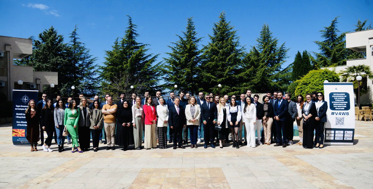 SlavjankaPetrov's tweet photo. 👉 Работилница на @ATA_Macedonia посветена на зголемувањето на свеста за хибридните закани и зајакнувањето на отпорноста на #WB – одличен форум за новата безбедносна реалност, потребата сите да ја препознаеме нашата улога во општеството и да дадеме придонес за побезбедна држава https://t.co/xUJaoiFXqw