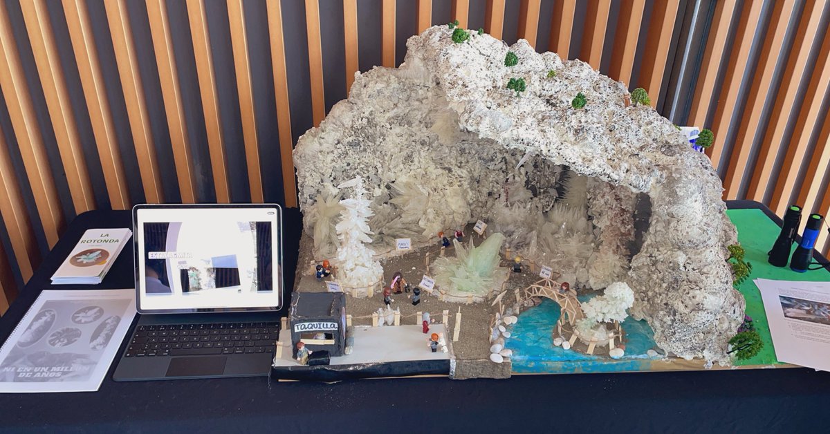 Ioaquinus's tweet photo. En la final del concurso de cristalización @Cristales_Aula en el @ParqueCiencias de Granada. Ciencia a un nivel espectacular en ESO. #CristalesAula Una gran experiencia para tod@s l@s alumn@s. @EnriqueViguera https://t.co/4zLeFakWgD