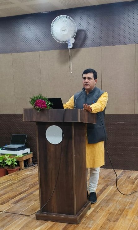 HaribanshShukl4's tweet photo. #Source_Of_Energy For #Yogasana_Sports Secretary General #NYSF Ad.@DrJaideepArya ji 🙏🏻 at NS NIS,Patiala - Punjab.
#KashiOfSports
#YogasanaSports
#atnsnispatialapunjab
#nationaljudgestrainingprogram
#upysa #nysf #WorldYogasan #patialapunjab
#NationalJudgesTraining2023 https://t.co/P8t1D76LDU