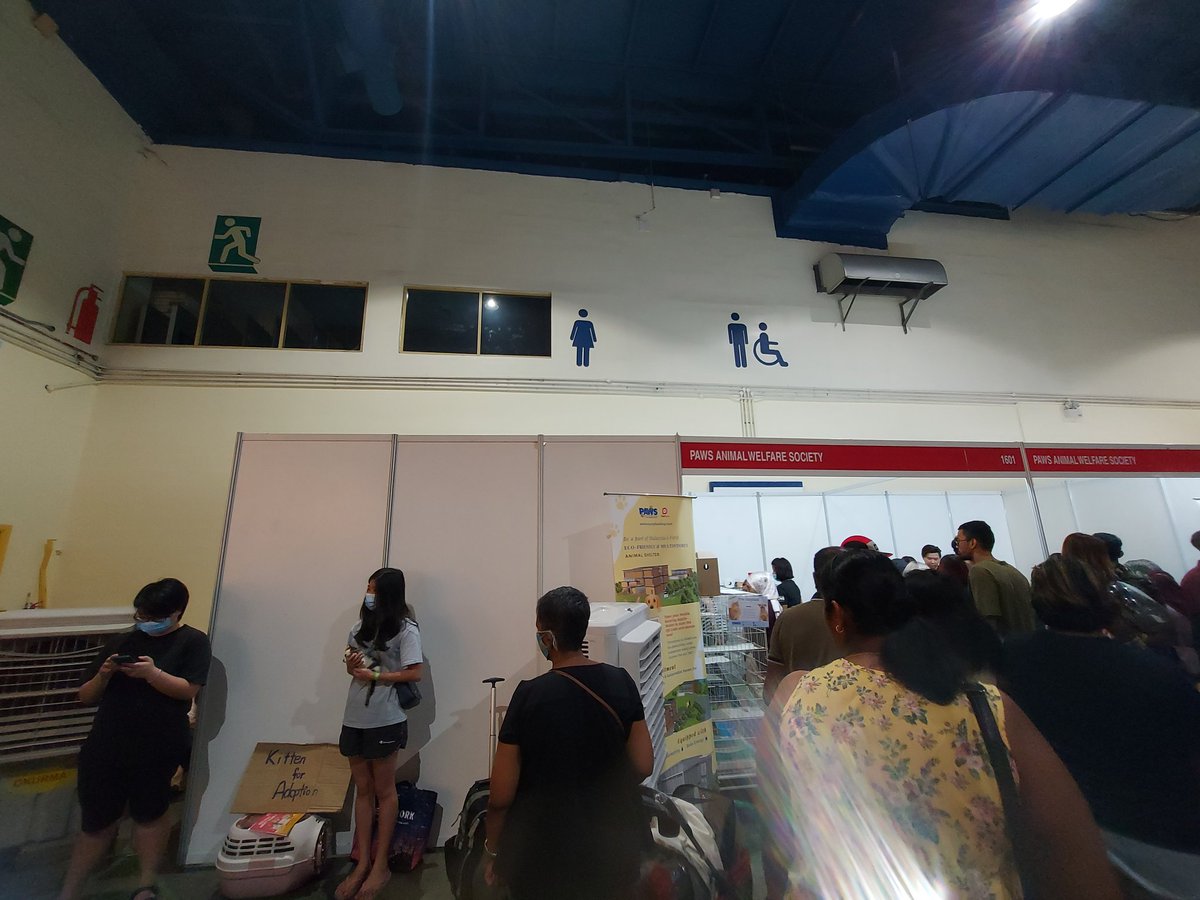 samantha_cavill's tweet photo. Kitten for adoption at pet expo midvalley
So cute 🤧🥲💕 kesian dia. Need a loving home. Located sebelah paws animal welfare society. They dont have a booth. Just 2 kind people trying to find the kitty a home🙏💕 https://t.co/KDKEChgoul