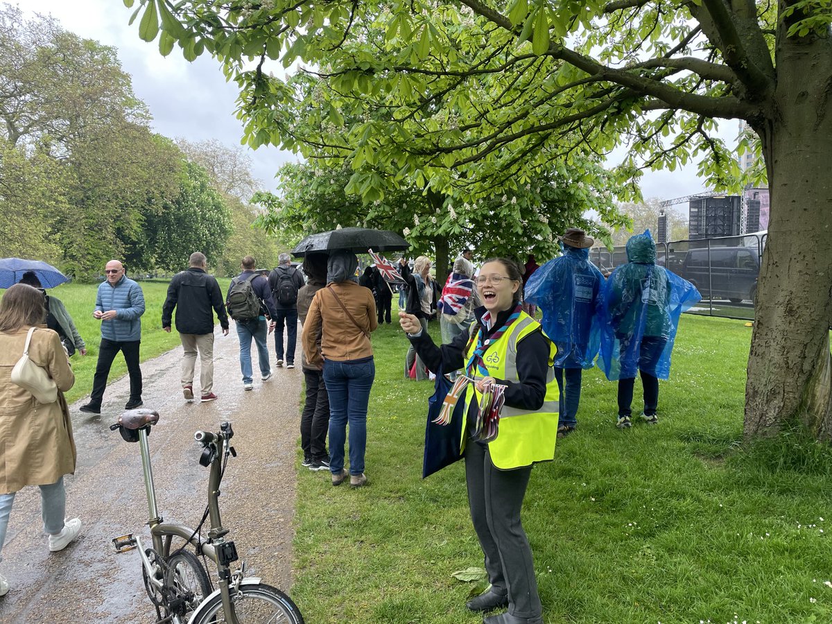 theangelasalt's tweet photo. Happy Handing out if Flags! ⁦@Girlguiding⁩ member Anna - thank you https://t.co/5asUnr7oko