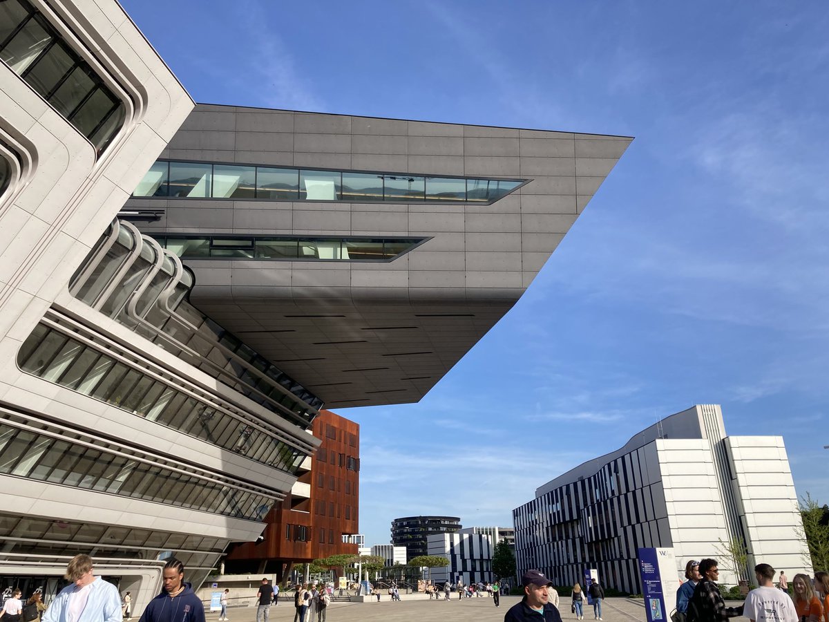 Nuestra directora <a href="/spastorcesteros/">SusanaPastorCesteros</a> ha ofrecido una plenaria sobre Metodología de la investigación en ELE en las IV Jornadas de Español para Fines Específicos (<a href="/JEFEVi_com/">JEFEVi.com</a>) en la Universidad de Economía de Viena. Hoy continuamos aprendiendo en estas magníficas jornadas.