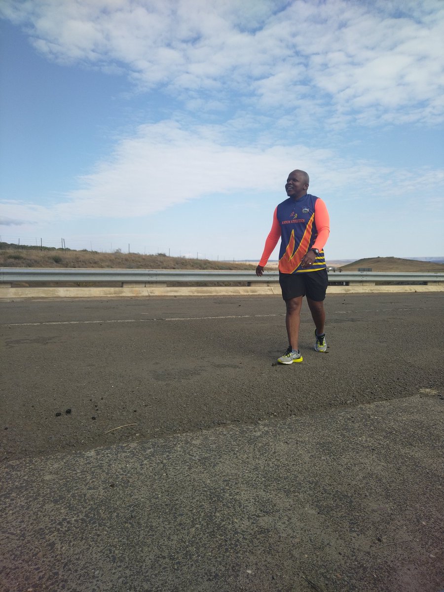 SetlobokoMorena's tweet photo. I paid the weekend bills🙏🏾
#IPaintedMyRun
#FetchYourBody2023
#RunningWithTumiSole
#Runningistheraputic
#SoloRuns
#HalfMarathon
#Saturdayrun
#Morningruns
#BarklyEast https://t.co/WBPmVjqXt3