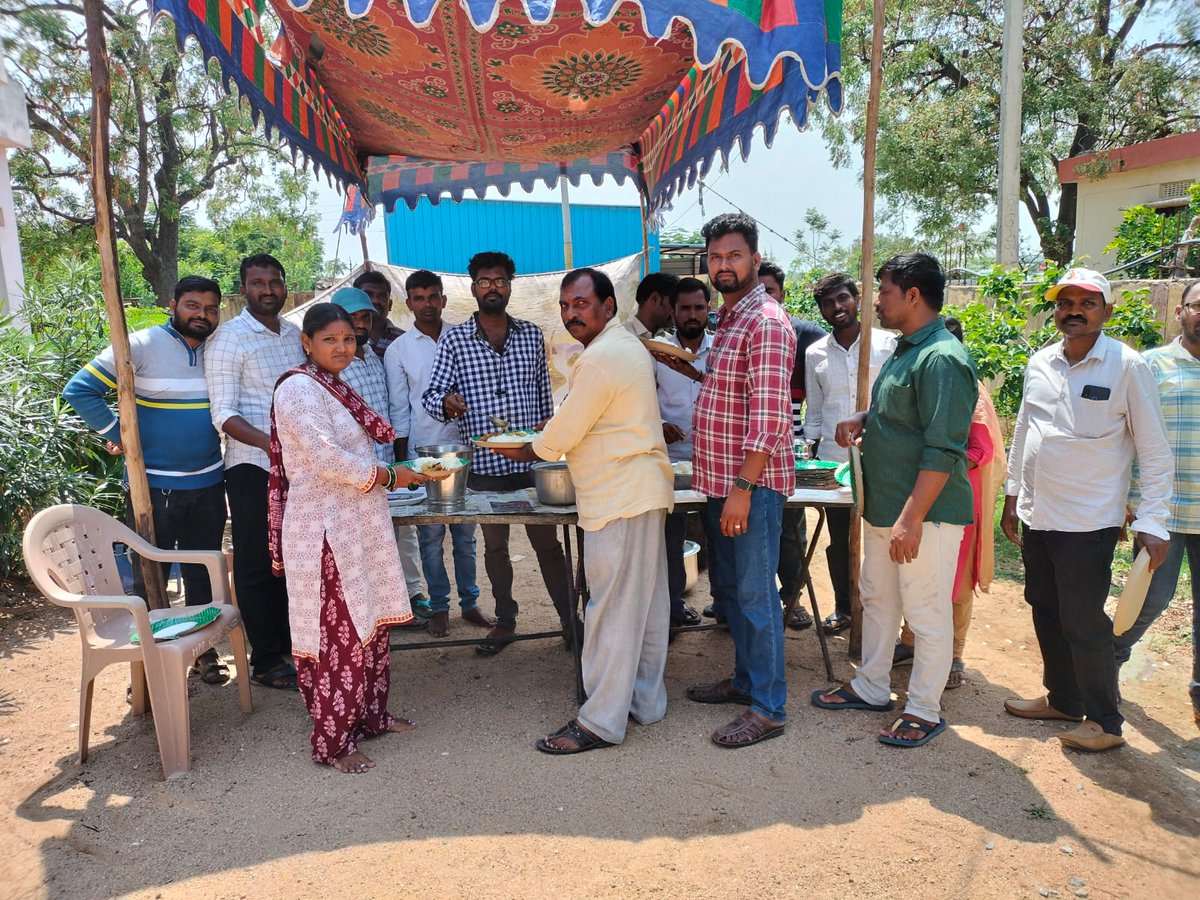 ShekarCheekoti's tweet photo. #jpsopsRegularisation 
#JPSRegularisation 
#OneNotificatioOneRegularization 
@KTRBRS @TelanganaCMO 
Vantavarpu programm in the part of 9th day of JPS protest. https://t.co/pMEjYnsNPA