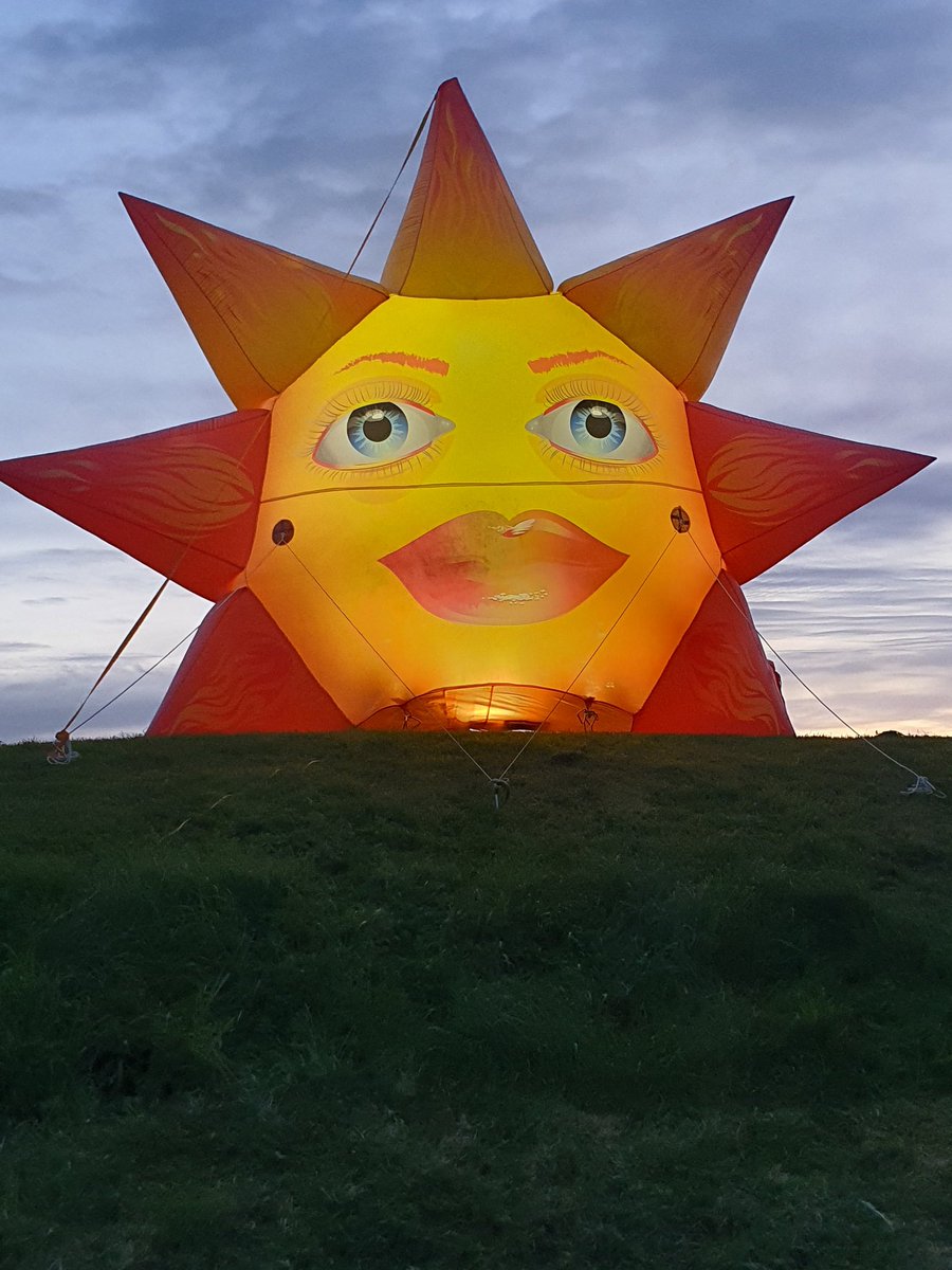ArtasticStreet's tweet photo. Giving a helping hand with #DarknessIntoLight this morning at Corkagh Park https://t.co/8ZzBUNnteU