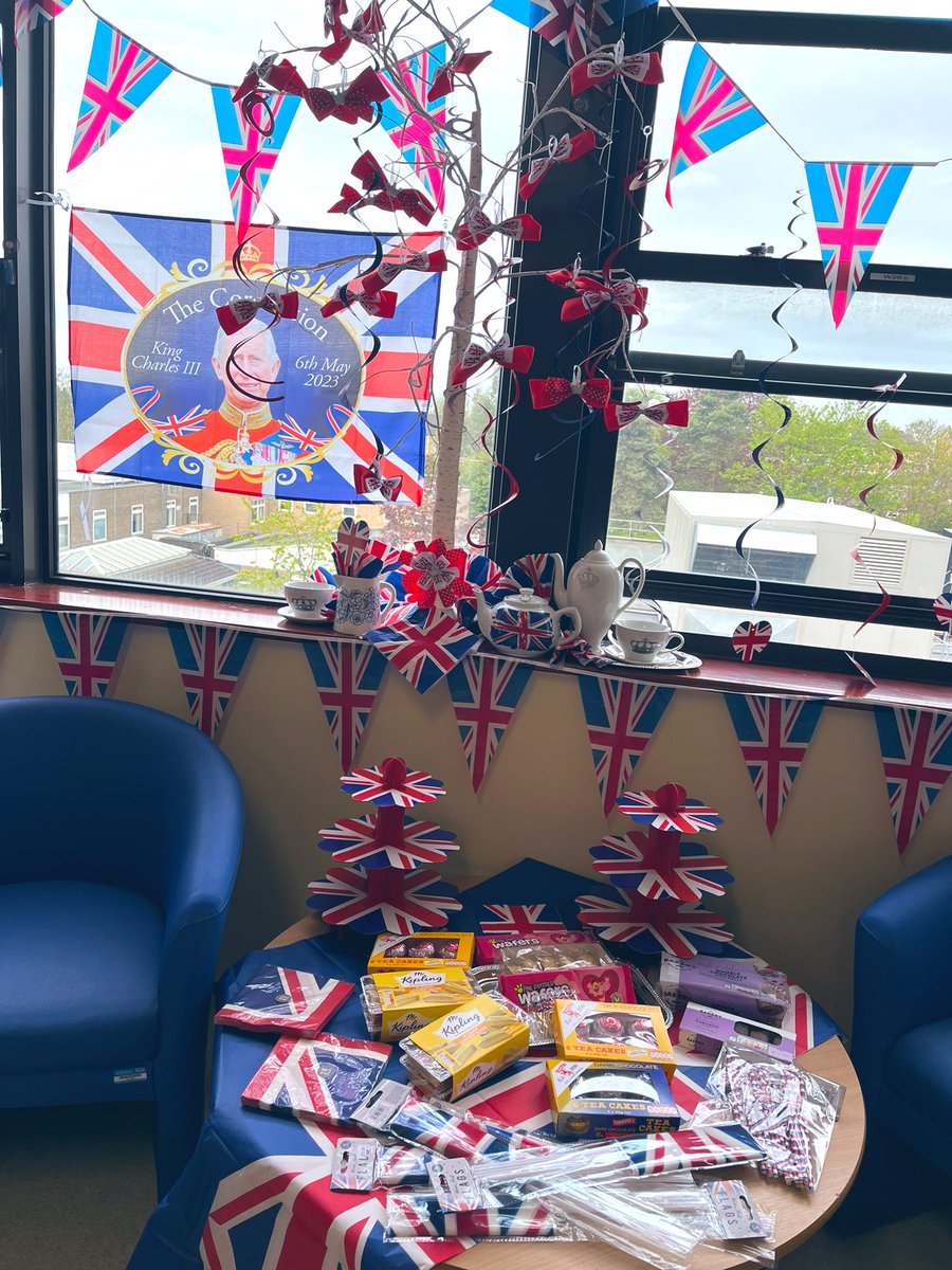 myward2ddh's tweet photo. We are celebrating the king’s coronation on the ward! The TVs are on, the flags and being waved and we are enjoying our tea party!! @amystones4 @louiseclarkson5 @MidYorkshireNHS @RoyalFamily #GodSaveTheKing https://t.co/TGaHejkxM0