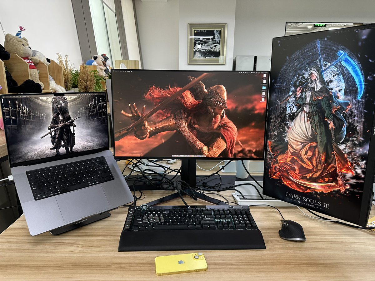 ghosTM55's tweet image. Souls Sisters #desktopsetup